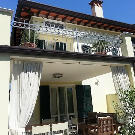 Francesco's - Private Pool & Jacuzzi