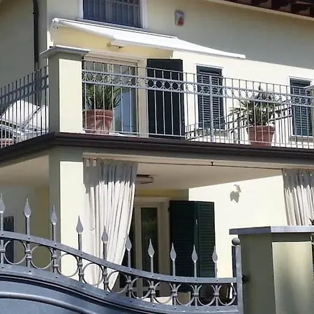 Villa Francesco's - Private Pool & Jacuzzi Marina di Pietrasanta
